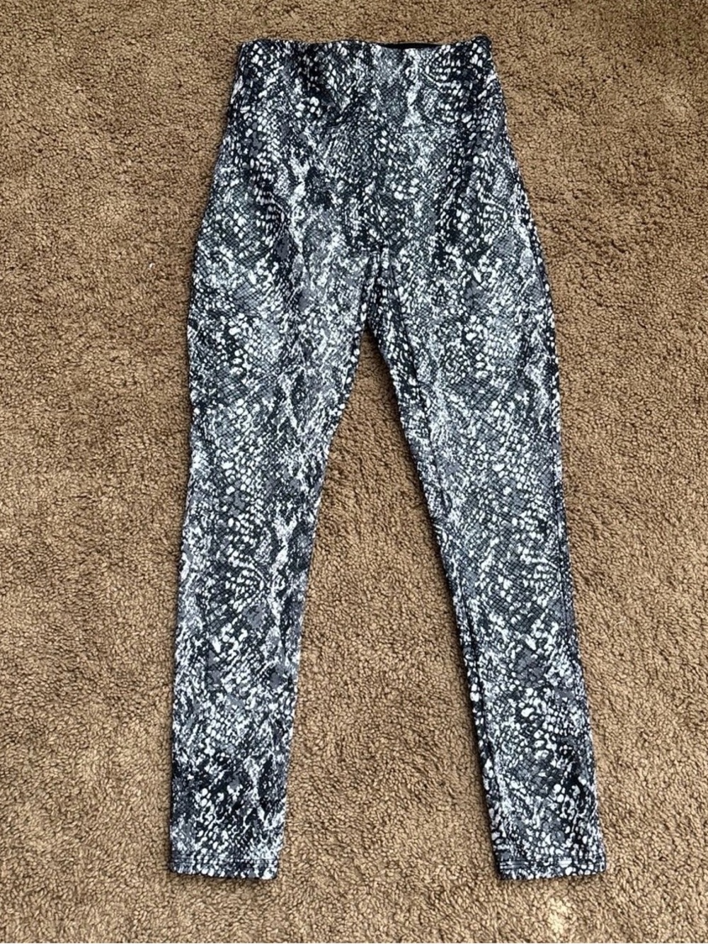 Spanx Women's Faux Leather Snake Skin Gray Shine Leggings - S